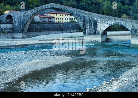 Teufelsbrücke in der Toskana Stockfoto