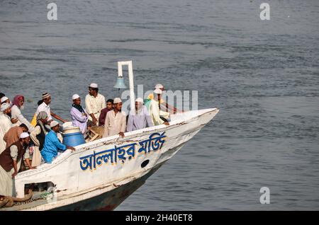 Meghna River, Bangladesh : Adventure-9, sehr bekanntes Passagierschiff in Bangladesch Stockfoto