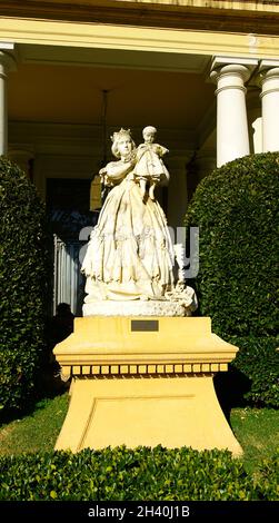 Statue von Isabel II in den Gärten von Pedralbe, Barcelona, Katalonien, Spanien, Europa Stockfoto