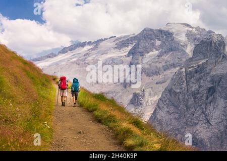 Wanderer auf einem Wanderweg Stockfoto