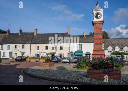 Twyn Square und die Jubilee Clock, Usk, Monmouthshire, Wales Stockfoto