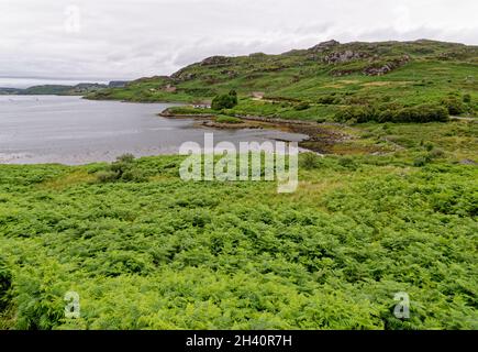 Loch Inchard, ein küstenloch an der Westküste Schottlands, Großbritannien. Eine der Sehenswürdigkeiten der North Coast 500 Fernfahrstrecke. Schottland, Vereinigte Staaten Stockfoto