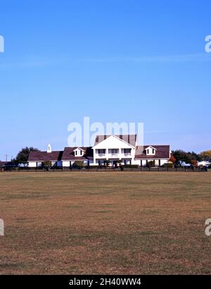 Vorderansicht der Southfork Ranch (Einstellung der Fernsehsendung Dalllas), Texas, USA. Stockfoto