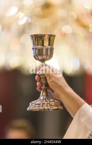 Während der Kommunion Stockfoto