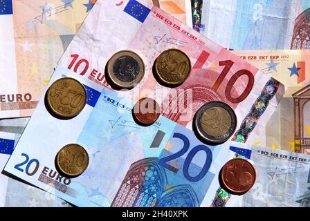 Euro-Münzen und Babk-Banknoten, Spanien. Stockfoto