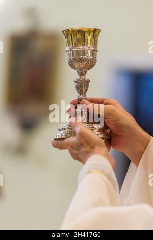 Den Ritus des heiligen Brotes feiern Stockfoto