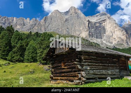 Berghütte in Gardeccia Stockfoto