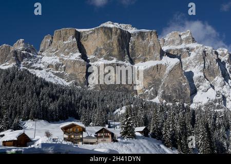 Chalet im Fassatal Stockfoto