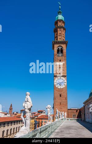 Uhrenturm der Basilika Palladiana in Vicenza Stockfoto