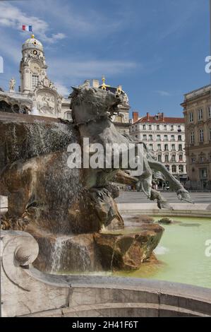 Der Brunnen von bartholdi auf dem Place des terraux Stockfoto