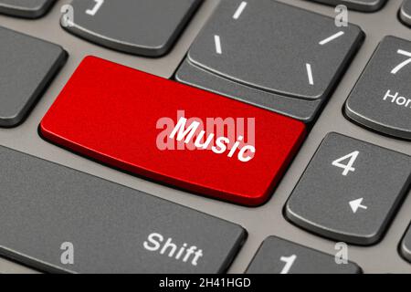 Computer notebook tastatur mit Musik Schlüssel Stockfoto