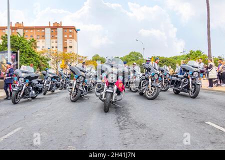 Huelva, Spanien - 30. Oktober 2021: Harley Davidson Motorrad der spanischen Kaisergarde Stockfoto
