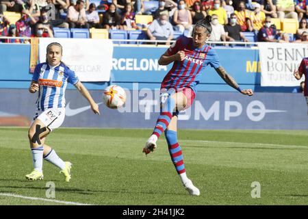 Barcelona, Spanien. Oktober 2021. Barcelona, Spanien, 31. Oktober 2021: Jenni Hermoso (10 Barcelona) tritt beim Primera Iberdrola-Spiel zwischen Barcelona und Real Sociedad im Johan Cruyff-Stadion in Barcelona, Spanien, in den Startplatz. Rafa Huerta/SPP Credit: SPP Sport Press Photo. /Alamy Live News Stockfoto