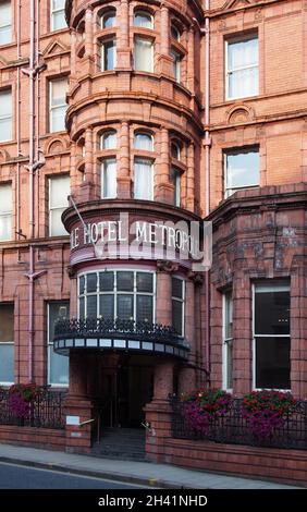 Vordereingang des historischen Metropolhotels in der King Street im Stadtzentrum von leeds Stockfoto