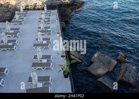 Ortigia, Syrakus, Sizilien - 20. Juli 2021: Strände auf der Insel Ortigia Stockfoto