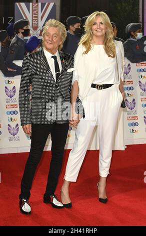 Foto muss gutgeschrieben werden ©Alpha Press 079965 30 Rod Stewart und Penny Lancaster die Daily Mirror Pride of Britain Awards 2021 in London in Zusammenarbeit mit TSB werden am 4. November um 10/2021 Uhr im ITV ausgestrahlt Stockfoto