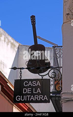 La Casa de la Guitarra in Sevilla, Spanien, Heimat von Tanz, Gesang und Flamenco-Gitarre Stockfoto