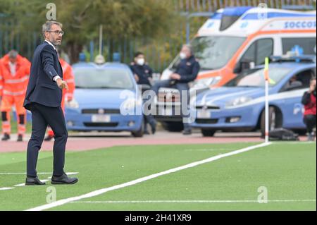 Barra-Napoli Caduti di Brema Stadium, Neapel, Italien, 31. Oktober 2021, Trainer Sampdoria Women Antonio Cincotta während des Spiels Napoli Femminile gegen UC Sampdoria - Italienischer Fußball Serie A Frauen Stockfoto