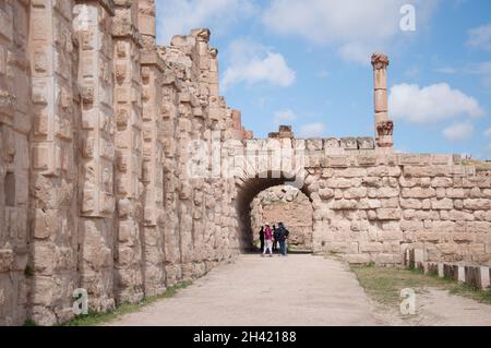 Südtor und Stadtmauer, Jerash, Jordanien, Naher Osten Stockfoto