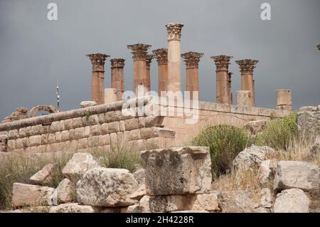 Tempel der Artemis, Jerash, Jordanien, Naher Osten. Artemis war die griechische Göttin der Jagd und Fruchtbarkeit und die Schutzgöttin von Jerash. Stockfoto