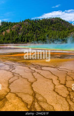 Berühmtes Grand Prismatic Spring Basin im Yellowstone National Park, USA Stockfoto