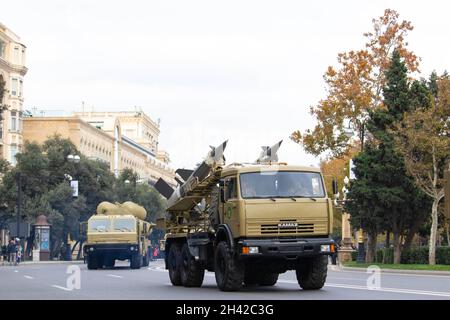 Luftwaffenabwehrraketen. Patriotismus und Erinnerung. Siegestag in Baku - Aserbaidschan Stockfoto