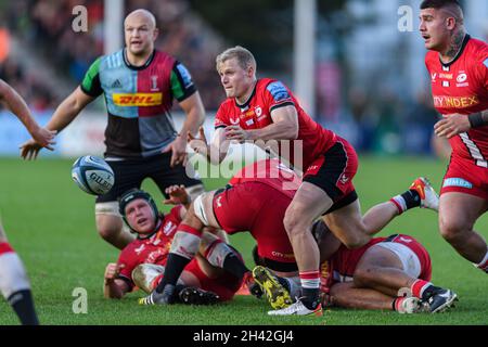 LONDON, GROSSBRITANNIEN. 31. Oktober 2021. Amed Davies von Saracens in Aktion während des Spiels der Gallagher Premiership Rugby-Runde 7 zwischen Harlequins und Saracens im Twickenham Stoop Stadium am Sonntag, den 31. Oktober 2021. LONDON, ENGLAND. Kredit: Taka G Wu/Alamy Live Nachrichten Stockfoto