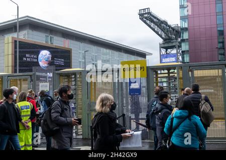 Glasgow, Schottland, Großbritannien. 31. Oktober 2021: Delegierte nehmen am ersten Tag der UN-Klimakonferenz COP26 Teil. Kredit: Skully/Alamy Live Nachrichten Stockfoto