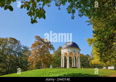 Historischer Neroberg-Tempel aus dem 19. Jahrhundert in Wiesbaden Stockfoto