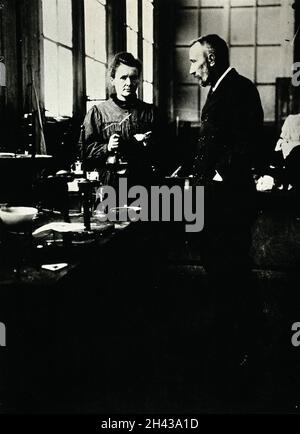 Marie und Pierre Curie in ihrem Labor, Paris. Foto, ca. 1900. Stockfoto