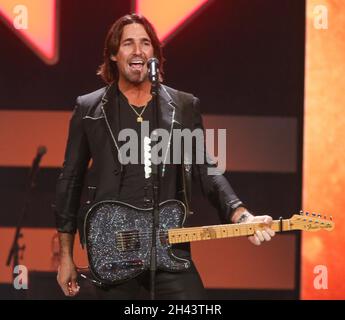 Austin, USA. Oktober 2021. Jake Owen tritt am Samstag, 5. Mai 2018, beim iHeartCountry Festival im Frank Erwin Center in Austin, Texas, auf. (Foto von Jack Plunkett/imageSPACE) Credit: Imagespace/Alamy Live News Stockfoto