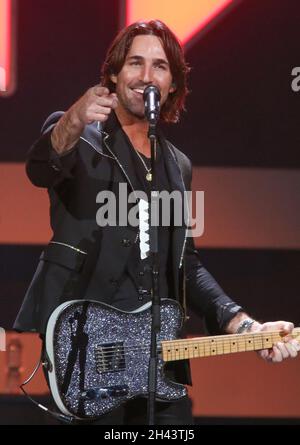 Austin, USA. Oktober 2021. Jake Owen tritt am Samstag, 5. Mai 2018, beim iHeartCountry Festival im Frank Erwin Center in Austin, Texas, auf. (Foto von Jack Plunkett/imageSPACE) Credit: Imagespace/Alamy Live News Stockfoto
