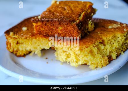 Quadrate von Cornbread Stockfoto