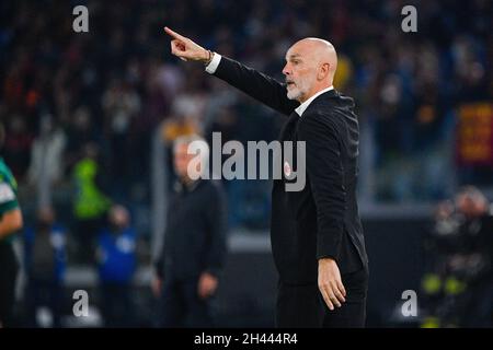 Rom, Italien. Oktober 2021. Stefano Pioli Trainer (AC Mailand) während der Italienischen Fußball-Liga Ein 2021/2022 Spiel zwischen AS Roma und AC Mailand im Olimpic Stadium in Rom am 31. Oktober 2021. Kredit: Unabhängige Fotoagentur/Alamy Live Nachrichten Stockfoto