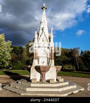 The Ready Money Drinking Fountain Regents Park London Großbritannien Stockfoto