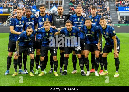 Mailand, Italien. Oktober 2021. Das Line-up von Inter für die Serie Ein Spiel zwischen Inter und Udinese bei Giuseppe Meazza in Mailand. (Foto: Gonzales Photo/Alamy Live News Stockfoto