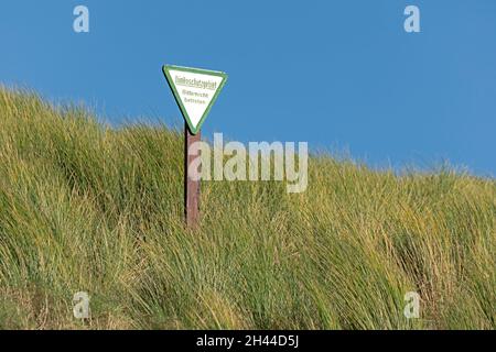 Kein Eindringungsschild in den Dünen auf Düne, Helgoland Island, Schleswig-Holstein, Deutschland Stockfoto