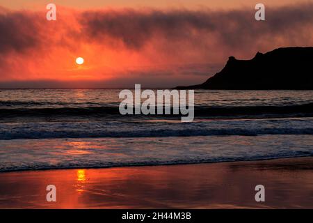 Sonnenuntergang am Cape Kiwanda, Pacific City, Oregon Stockfoto