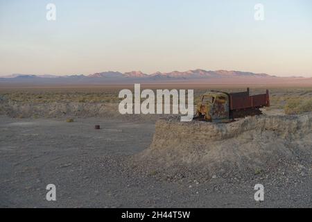 Rund um Alkali Flat Hot Spring im Zentrum von Nevada Stockfoto