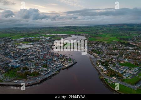 Drohnenbild der Stadt Dungarvan, County Waterford Stockfoto