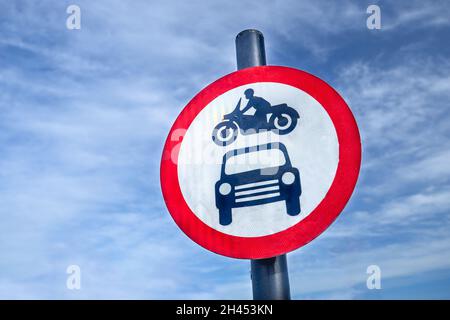 Kein Warnschild für Motorräder oder Autos Stockfoto