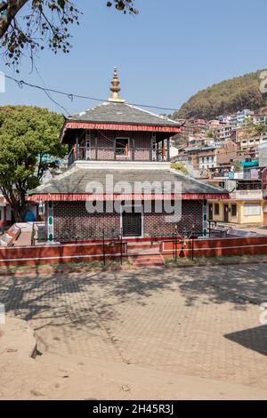 Der Rana Ujeshwori Bhagwati Tempel befindet sich innerhalb des Tansen Durbar Platzes in Palpa, Nepal und wurde von Ujir Singh Thapa erbaut Stockfoto