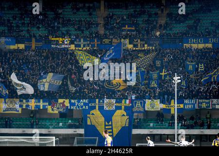 Verona, Italien. Oktober 2021. Verona Fans während des Spiels Hellas Verona FC gegen Juventus FC, italienische Fußballserie A in Verona, Italien, Oktober 30 2021 Quelle: Independent Photo Agency/Alamy Live News Stockfoto