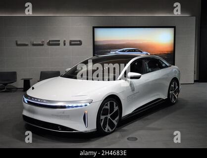 Lucid Motors Air Dream Edition Luxus-Elektroauto auf dem Display in Scottsdale Arizona Showroom Stockfoto