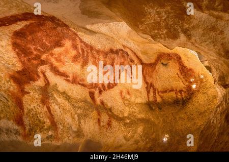 FRANKREICH, MONTIGNAC - LASCAUX, DORDOGNE (24): NENNEN SIE LASCAUX 4 12. OKTOBER 2016. FOTOTOUR DURCH DAS INTEGRALE FAKSIMILE : DER AXIALE TAUCHGANG Stockfoto