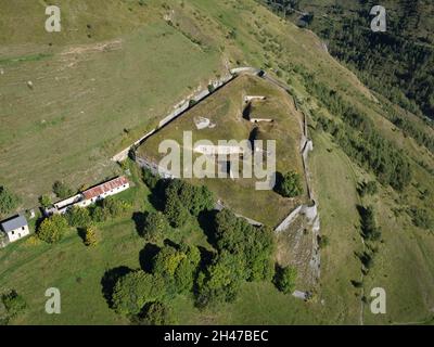 LUFTAUFNAHME. Fort du Truc, Bourg-Saint-Maurice, Savoie, Auvergne-Rhône-Alpes, Frankreich. Stockfoto