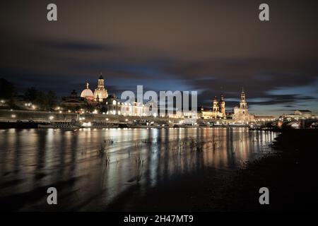 Dresden Hauptstadt von Sachsen bei Nacht Stockfoto