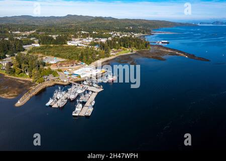 PORT HARDY, KANADA - 01. Oktober 2021: Eine Luftaufnahme von Port Hardy auf Vancouver Island, British Columbia, Kanada Stockfoto