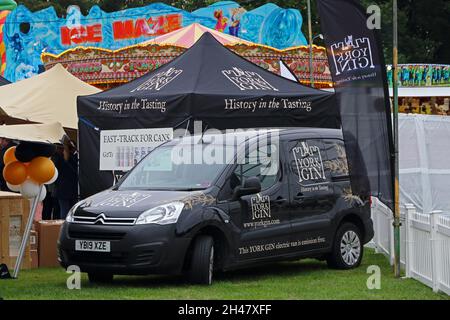 York Gin Van und Hospitality Zelt auf der York Balloon Fiesta 2021 Stockfoto