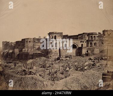 Lucknow, Indien: Die Lucknow-Residenz in Ruinen: Die Muchee Bawun und die Lucknow-Zitadelle. Foto von Felice Beato, ca. 1858. Stockfoto